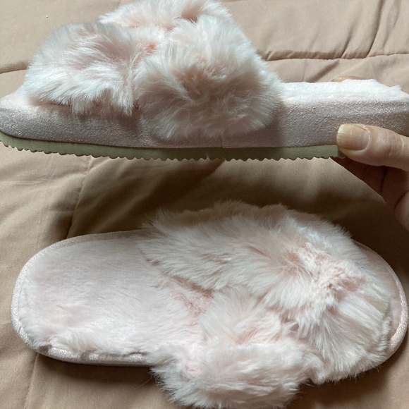 NWOT Pink Furry Platform Slippers - Picture 6 of 7